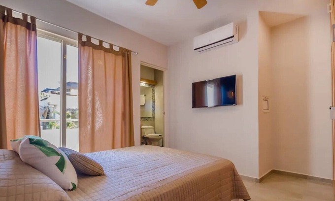 Tohoku Villa | Little escape in little Hollywood for 2!