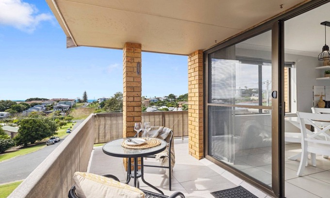 Coffs Harbour House | LITTLE GEM, TOP NOTCH