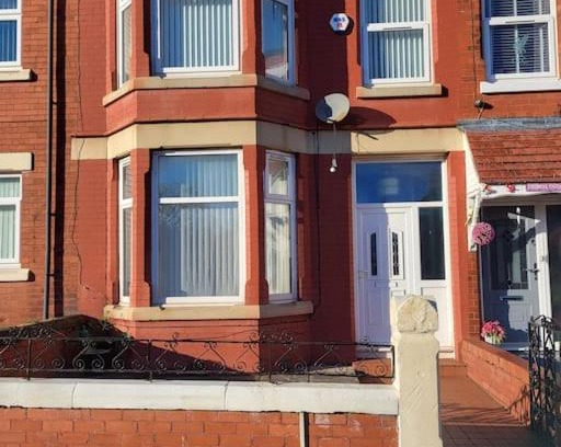 Birkenhead Apartment | Little house by the park