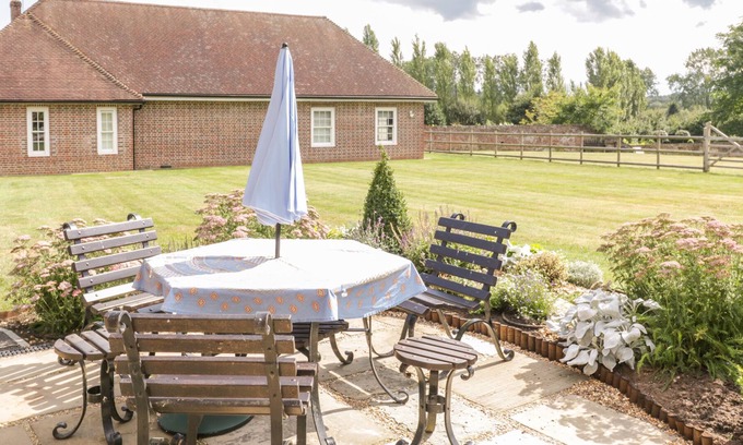 Romsey Cottage | LITTLE HOUSE, luxury holiday cottage in Wellow, Hampshire