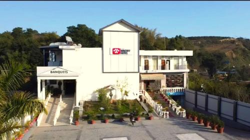 Kangra Hotel | Little Mastiff Dharamshala Airport