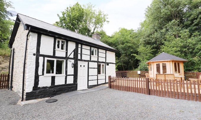 Welshpool House | Little Mill, Welshpool