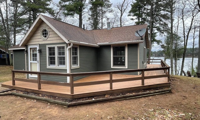 Arbor Vitae House | Little Muskie Retreat on Little Muskie Lake, Canoe included! Snowmobile!