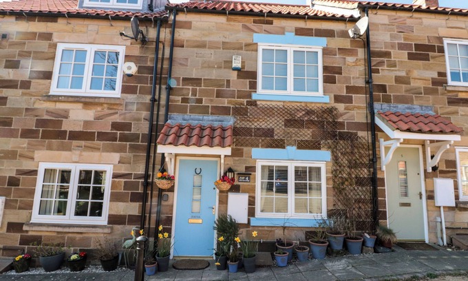 Guisborough Cottage | LITTLE NEST COTTAGE, pet friendly in Guisborough