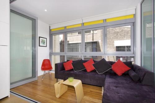Darlinghurst Apartment | Little New York on Riley - Executive 1BR Darlinghurst Apartment with New York Laneway Feel