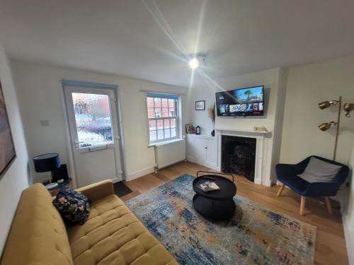 Colchester House | Little Oaks House - Historic Charm & Modern Comfort in Colchester by Catchpole Stays
