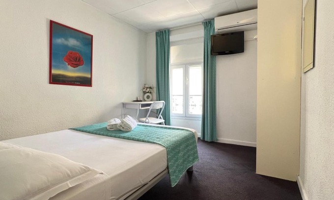 Cannes City Centre Hotel | Little Palace