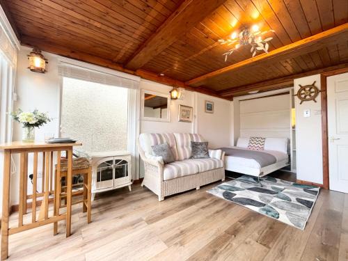 Newlyn House | Little Penkernick- Newlyn with parking