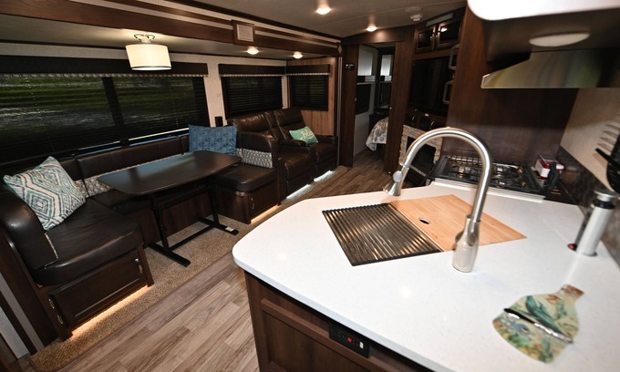 Navarre RV Rental | Little space in the woods.
