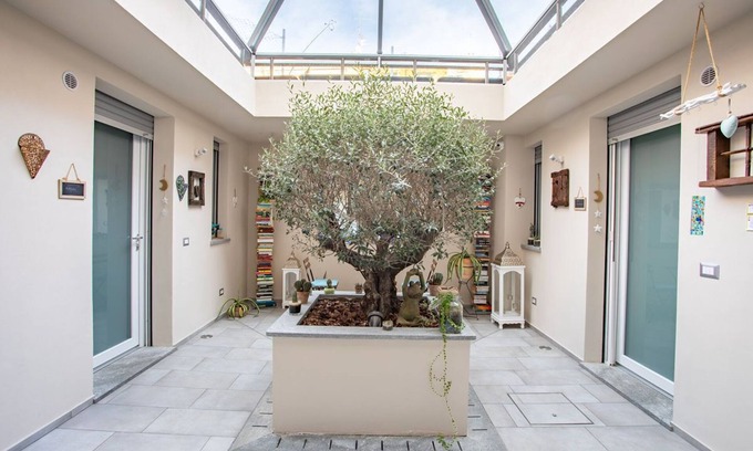 Arona Bed & Breakfast | Little Square