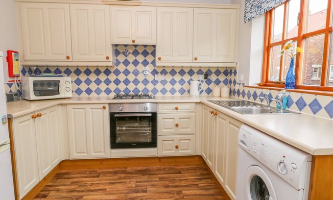 Whitby Cottage | Little Venice