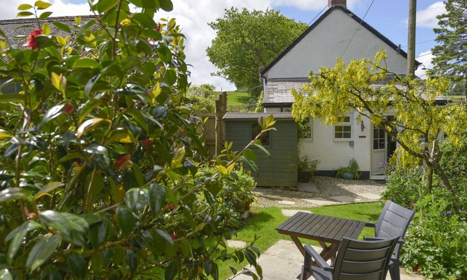 Okehampton Cottage | LITTLE WEEK COTTAGE, pet friendly in Bridestowe, Nr Lydford