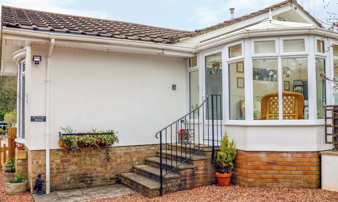 Barnstaple Cottage | LITTLE WILLESLEIGH, pet friendly, with a garden in Barnstaple