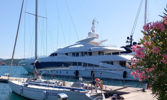 La Spezia Boat Rental | Live a unique experience of sleeping on a sailboat, or take a boat tour