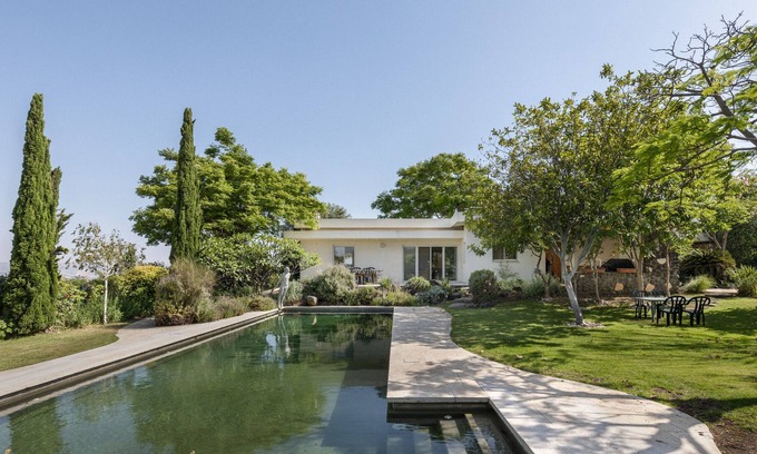 Almagor Apartment | Live By The Water Villa