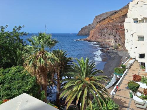 Santa Cruz de Tenerife Apartment | Live las Gaviotas Luxury ocean vibes