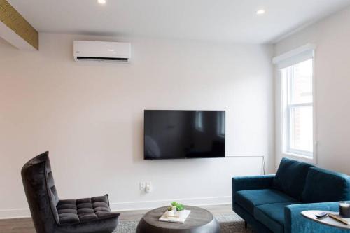 Mile End Apartment | Live Like a Local in this Superb Loft by Den Stays