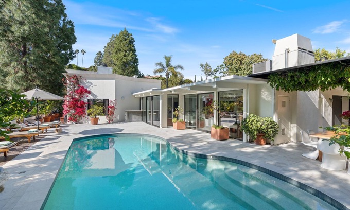 Beverly Hills Villa | Live Like a Star in this Luxury FULLY staffed Beverly Hills Villa, 4Beds/5 baths