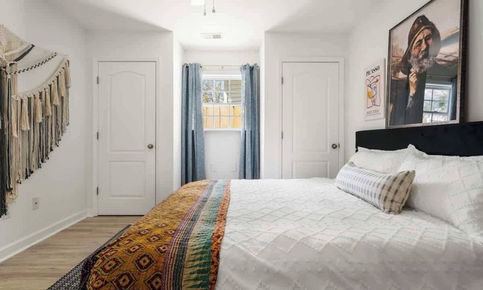 Riverland Terrace House | Live Oak Loft | Riverland Terrace 1BR Getaway!