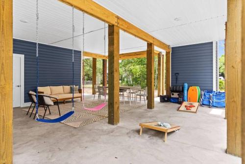 Long Beach House | Live Oak Villa~OKI Beach Retreat
