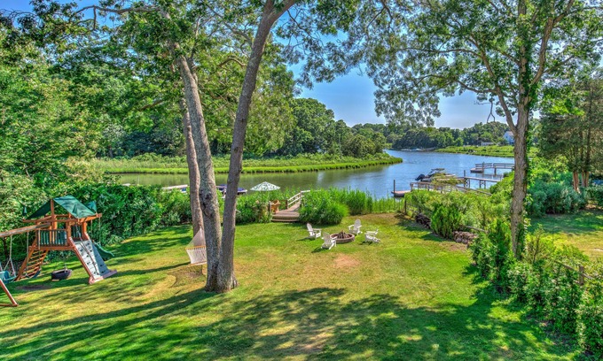 North Sea Villa | Live on the Water: Dock, Beach, Boat, Kayak & Fish