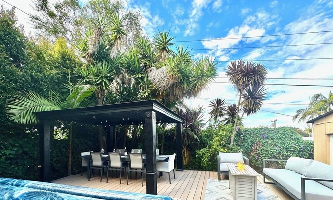 Loma Portal House | Live San Diego in Style 5BR - 4BR + Loft BR