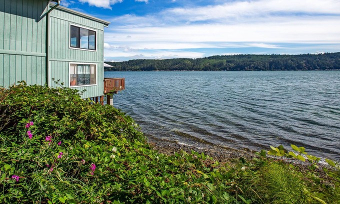 Belfair House | Live the Hood Canal high life at The Canal House