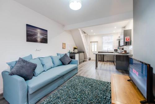 Anfield House | Liverpool Harrow Road Sleeps 6- Infinity Apartment