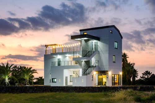 Hallim House | Liverpool & Spa