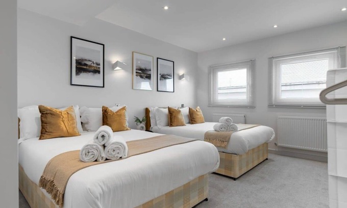 Didcot Apartment | LiveStay - Stylish 2Bed Apartment in Didcot