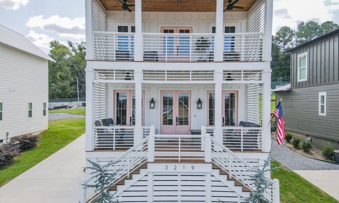 Guntersville House | Livin` The Dream at River Rocks Plantation