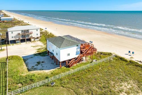 Surfside Beach House | Livin' The Dream Beachfront & Center