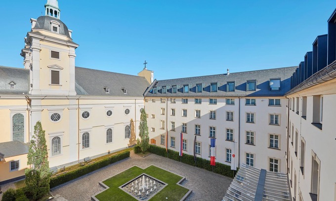 Dusseldorf Old Town Hotel | Living Hotel De Medici