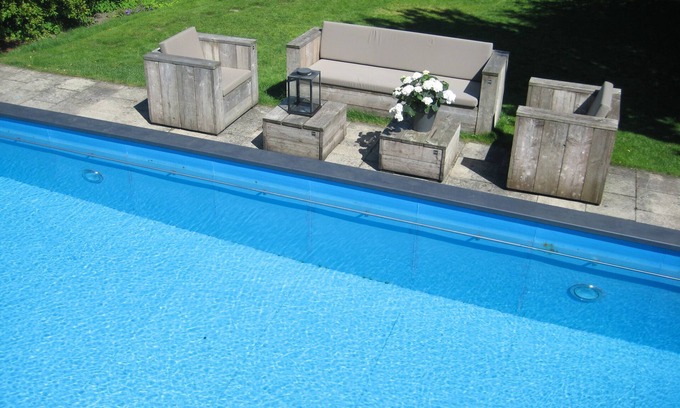 Brilon Apartment | Living in a renovated 1907 town house with garden and pool