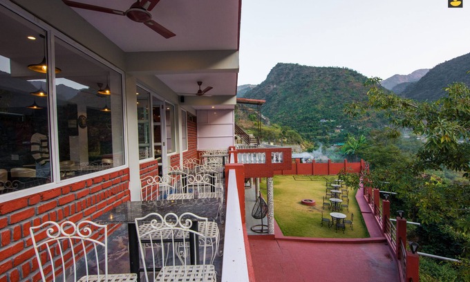 Bullawala Resort | LivingStone Riverside Hills Resort Classic Room