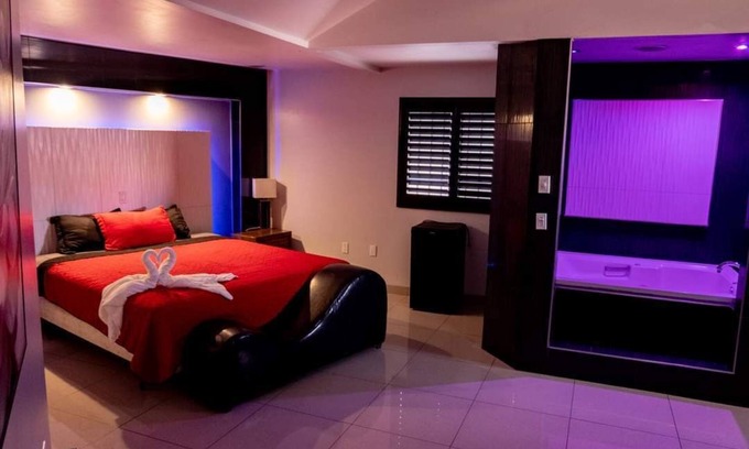 La Joya Hotel | LIZVAN HOTEL MOTEL