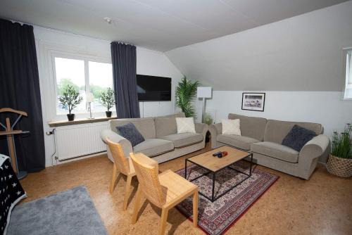 Anderstorp Apartment | Ljus & Fräsch lägenhet nära isaberg