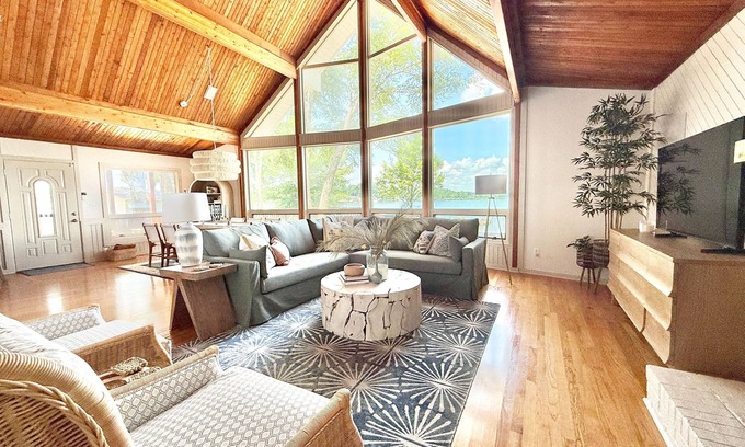 Mooresville House | LKN Water Front w/Dock – Swim, Boat, Relax!