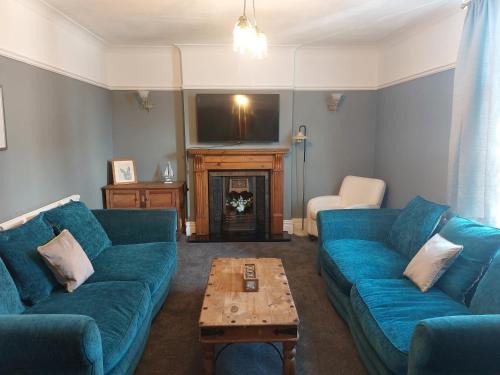 Penrhyn Bay Apartment | Llandudno apartment, quirky pub with tropical beer garden