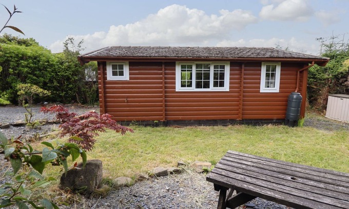 Bronaber Cottage | LLETY CLYD, NO. 188, pet friendly, with a garden in Trawsfynydd