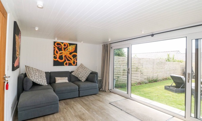 Edern Cottage | Llwyn Onn