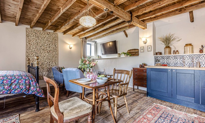 Bridport Apartment | Loaf - Ancient granary sympathetically restored making it a truly special