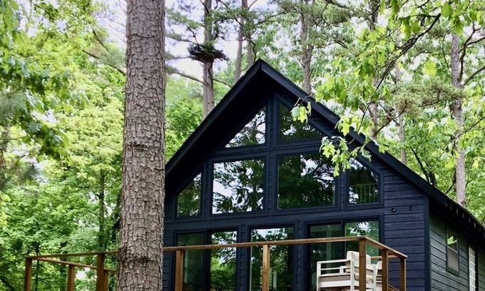 Mena Cabin | Loblolly Pines Cabin - A modern retreat on 6 acres