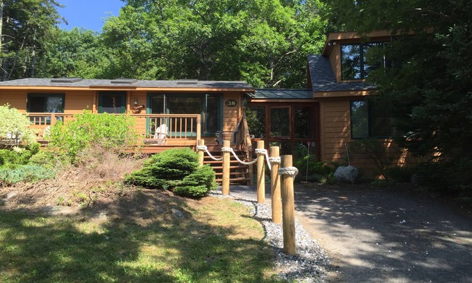 Tenants Harbor Cabin | Lobster Harbor View 4 -Bedroom-2 Bath Modern Cottage