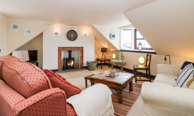 Gardenstown Cottage | LOBSTER POT COTTAGE, pet friendly, with open fire in Gardenstown