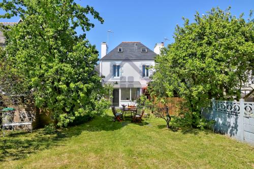 Guilvinec House | LocaLise - M26B - Les Belles Âmes - Maison rénovée avec jardin entièrement clos - place de parking sur le terrain - wifi inclus - draps inclus - animaux bienvenus