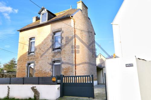 Guilvinec House | LocaLise - M2A - Ty Maen Gouloù - Maison avec extérieur entièrement clos - Proche du centre et du port - Draps inclus - Animaux bienvenus