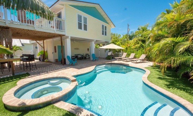 Cortez House | Located in Historic Village Near Beach, Private Pool and Spa - Lobster Key