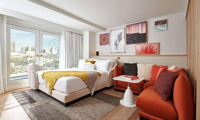Las Vegas Apartment | Located in Las Vegas, 1.2 mi from Las Vegas Strip, Virgin Hotels Las Vegas .