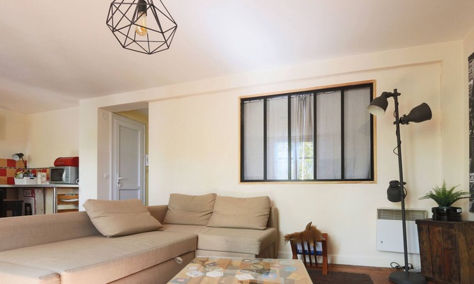Old Town Apartment | Located in the heart of the city of Tours.